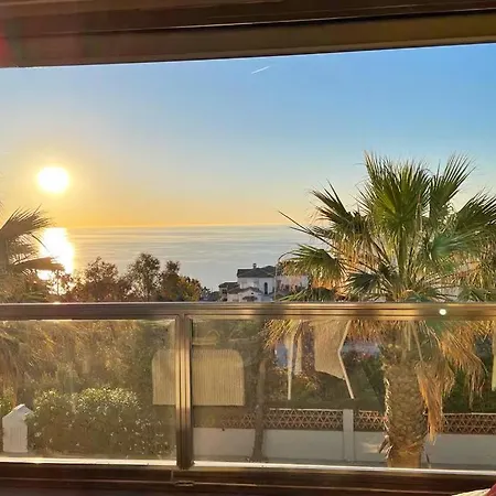 Topfloor With Terrace And Sea Views Sotogrande